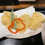 饂飩とお酒 からほり きぬ川 - とり天　アップ