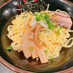 油そば 東京油組総本店 上野組 - 普通盛りの油そば。