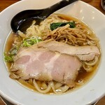 純手打ち だるま - 醤油らーめん(中盛)