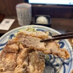 炭火焼和めし処 しんぱち食堂 - 鶏山賊揚げ断面❗️