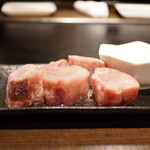 月島もんじゃ がってん - ●マグロ脳天 サイコロステーキ