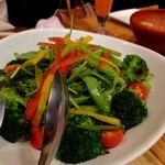 yasaitowainnokyoubashibarunain - 新鮮野菜のサラダ：590円