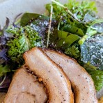 ベジバル チバットリア - 新鮮野菜も添えられていました✨