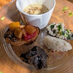 ベジバル チバットリア - 前菜4種盛り合わせ＆季節のスープ✨