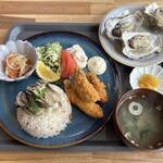 カキテラス波音 - 牡蠣ランチプレート