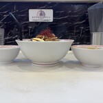 蒙古タンメン中本 - 焦がし味噌卵麵と別皿トッピング