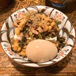 タイニーカフェ - 納豆丼のあたまのせ冷奴　煮卵付き