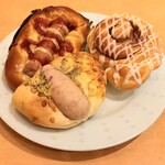 ブーランジェリ･エ･カフェ　オブジェ - 食べほ2♡フランク♡シナモンロール♡ホワイトソーセージのチーズ＆ハーブブレッド♡