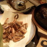 MARU - 小エビのから揚げとごぼうまき