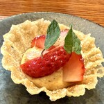 Ramen FeeL - 【デザート】雲呑の皮のストロベリータルト❣️