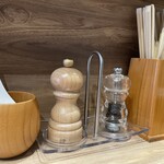 麺庵 利休 - カウンターの上