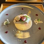 僧伽小野 一秀庵 - 寒鰤。ビーツのソースがきいてます。