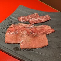 和牛とタン 焼肉 とみ 新橋本店 - 