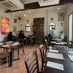 トラットリア エ ピッツェリア アミーチ - 店内２