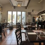 トラットリア エ ピッツェリア アミーチ - 店内3