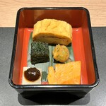 蓬左茶寮 - 中身はご飯が進む最高のおかず