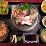 Ryoushi Meshi Shin Hama - さしみ定食