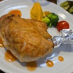 キッチン ブルー グローブ - 反対側から、プラットオレンジソースは点在