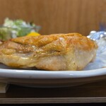 キッチン ブルー グローブ - 横から、分厚いコンフィ、前回とは全く違う！？