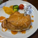 キッチン ブルー グローブ - 骨付き鳥もも肉のコンフィのアップ