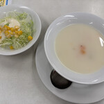 ジャッキー ステーキハウス - 可愛いサラダと謎スープwww