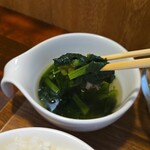 キッチン ブルー グローブ - 具沢山ほうれん草スープ