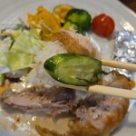 キッチン ブルー グローブ - お新香を添えて