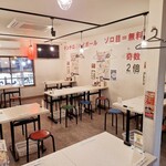 串カツ田中 - 2階　店内①