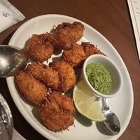 ユニオン スクエア トウキョウ - エビフリット　さすがに量が多すぎでした^_^アボガドソース美味しい