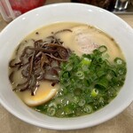 大手町ラーメン - とんこつらーめん830円