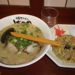 げんこつ - ラーメン半チャン770円