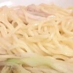 中華そば 東光 - 細麺はやわらか仕上がり。スープは醤油風味でいたって普通でありました。