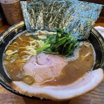 ラーメン 末廣家 - ラーメン中盛(1000円)
