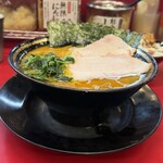 豚骨醤油ラーメン 王道家 - 