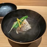 好日 - 椀物：カマス 炭火焼。