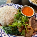 タイ・イサーン料理ヤムヤム 銀座 - 