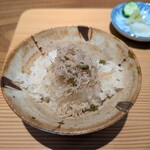 好日 - “富山こしひかり” の白米で “縮緬山椒ごはん” 。