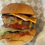 シェイクツリー バーガー＆バー - ベーコンチーズバーガー(エッグトッピング)¥1600