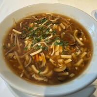 中国飯店 富麗華 - 酸辣湯麺