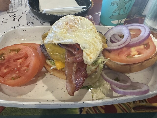 かぶりつけないハンバーガー。』by モンチッチ : Cheeseburger かぶりつけないハンバーガー。』by モンチッチ : Cheeseburger