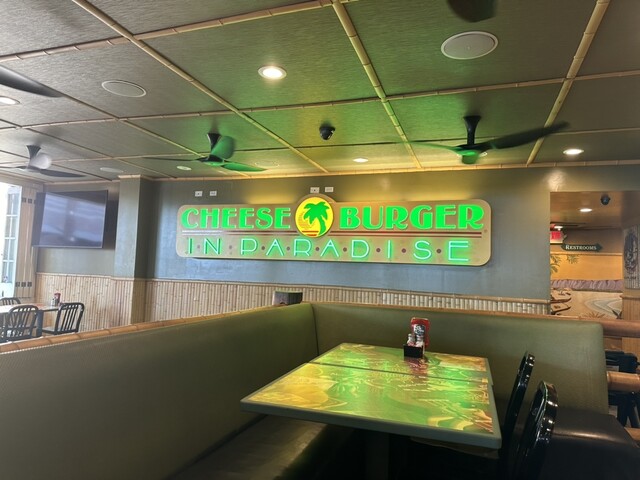 Cheeseburger In Paradise Waikiki （チーズバーガー・イン