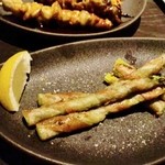 金の蔵Jr. 新宿三丁目店  - アスパラの肉巻、串焼き