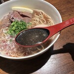 琉 肉、酒、ときどき魚。 - 【牛タンラーメン＝スープ】