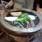 福山駅前酒場　情熱ホルモン - 玉ねぎ、ししとう各１人前(2014.07.05)