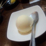 福山駅前酒場　情熱ホルモン - バニラアイス(2014.07.05)