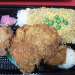 とり多津 - そぼろからカツ弁当