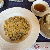 赤坂 四川飯店 - 五目炒飯と焼売
