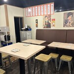 大衆酒場 ほへと - テーブル席