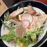 谷町 わらかし - 燻製の香りがいきたポテトサラダ