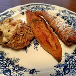 ジラフ パークタウン - 料理写真:左からいちじくとクリームチーズ、ジラフめんたい、ツリーコロネ